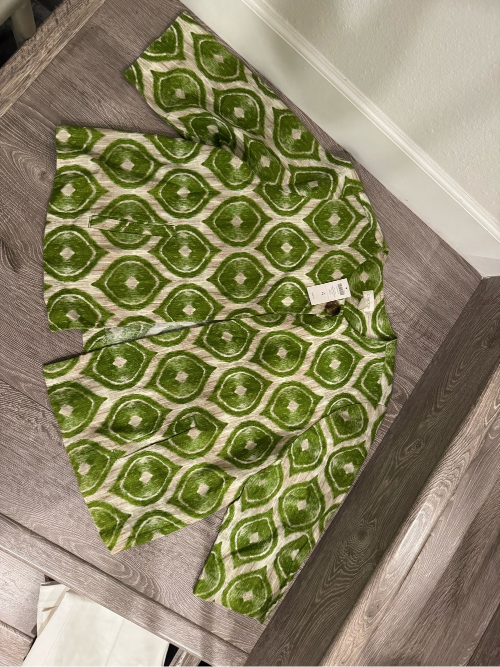 Chico's Green and Cream Ikat-Print Button Front Jacket Linen Beachy Old Money - Picture 6 of 6